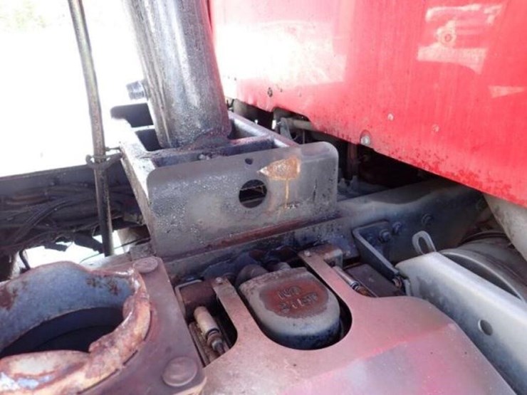 2016-peterbilt-567-image-51