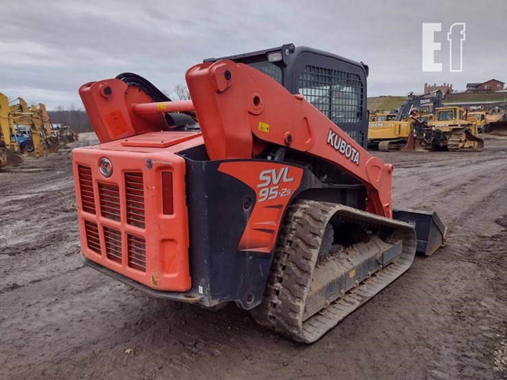 2017-kubota-svl95-2s-image-40