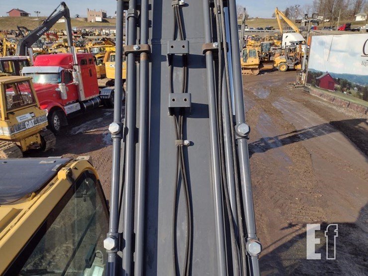 2020-deere-350g-lc-image-53