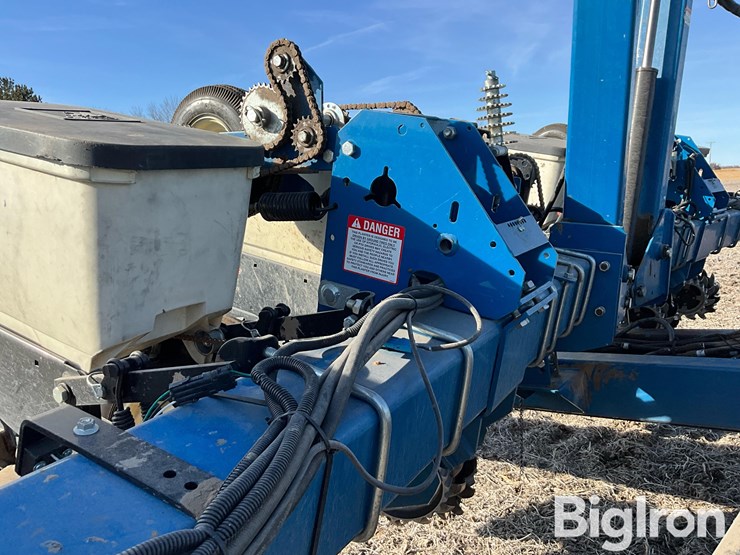 2010-kinze-3200-image-15