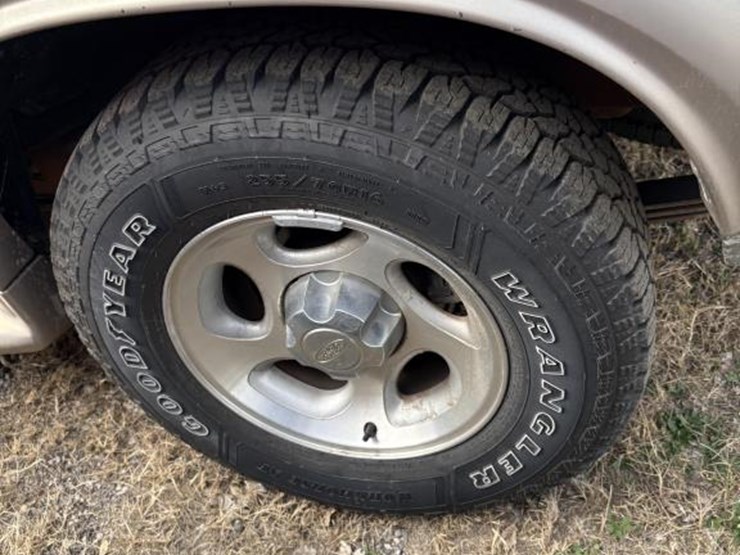 2000-ford-explorer-eddie-bauer-image-9