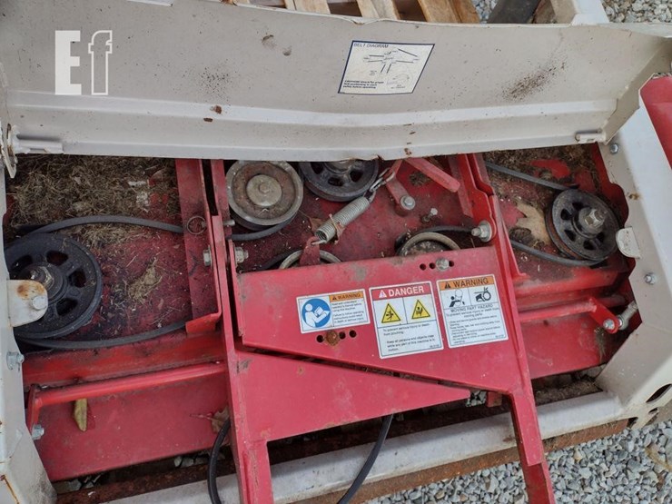 ventrac-3400l-lawn-mower-w/blade-&-broom-image-40