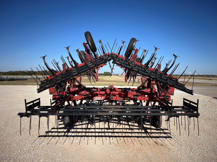 case-ih-4300-image-9