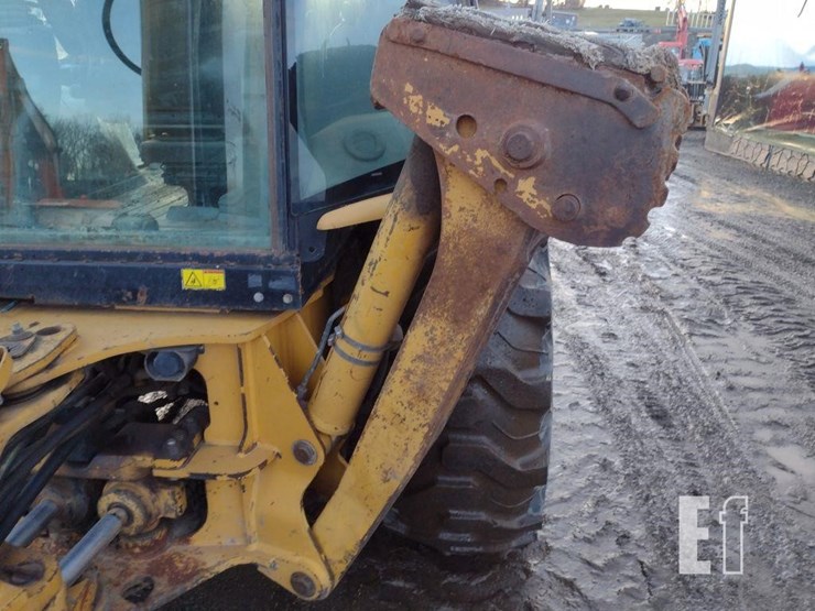 2005-caterpillar-420d-image-35