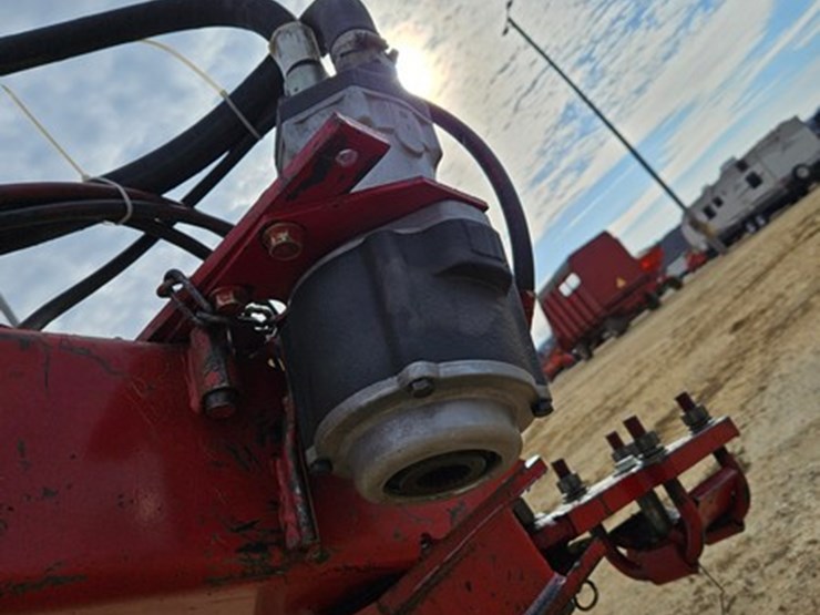 new-holland-499-image-11