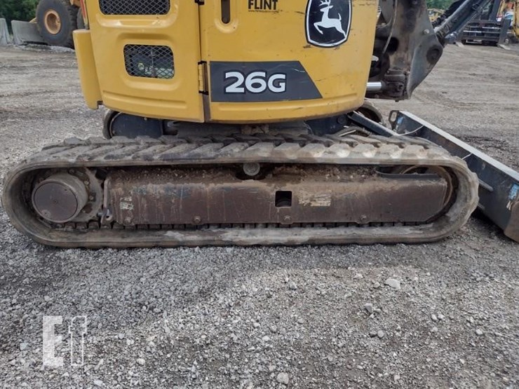 2022-deere-26g-image-34