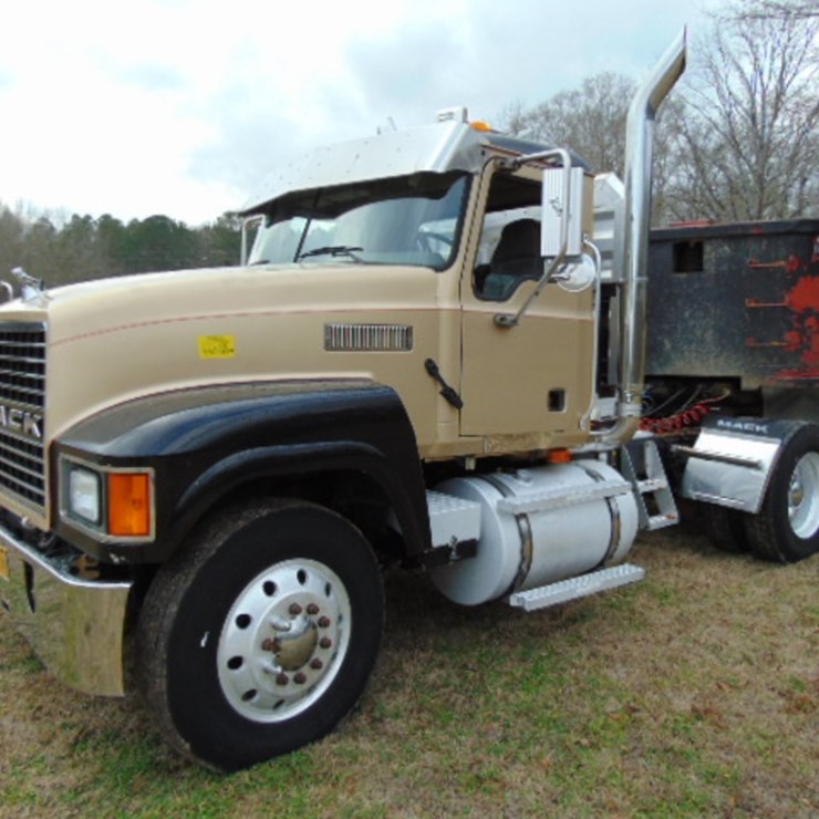 2006 MACK CHN613