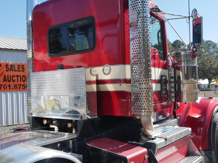 2018-kenworth-w900-image-6