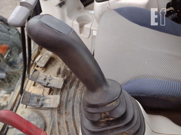 2014-hitachi-zx35u-image-11