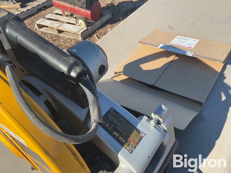 dewalt-cut-off-saw-image-10