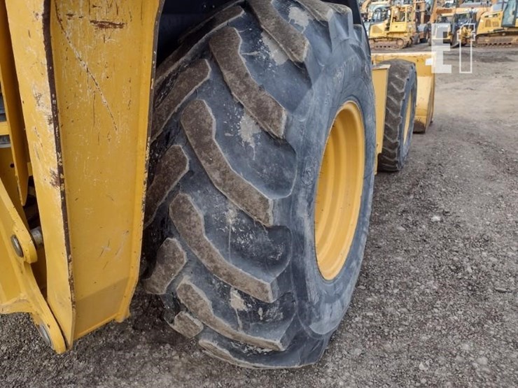 2019-deere-310sl-image-24