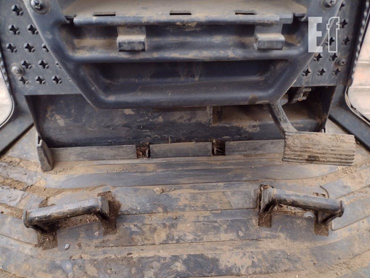 2013-deere-650k-xlt-image-8