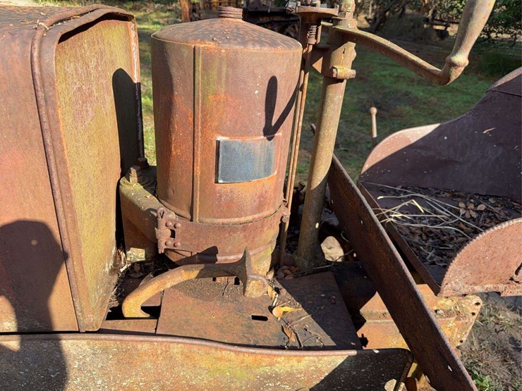 caterpillar-2-ton-image-24