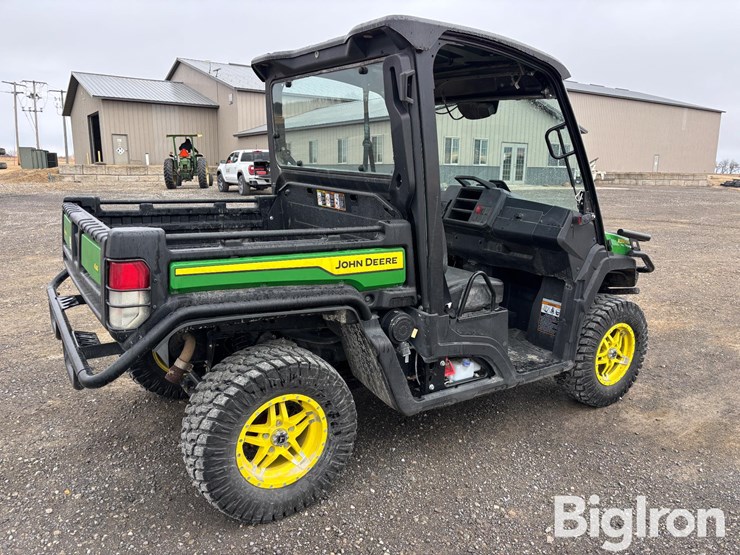 2024-john-deere-gator-image-5