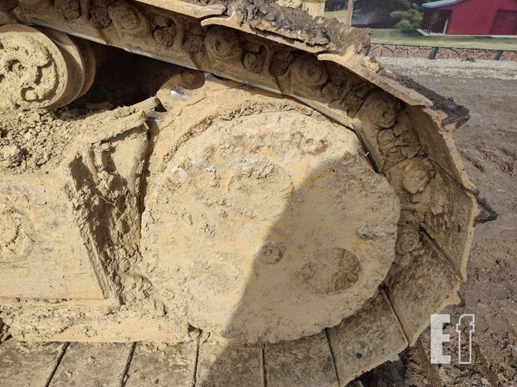 2008-deere-750j-lt-image-20