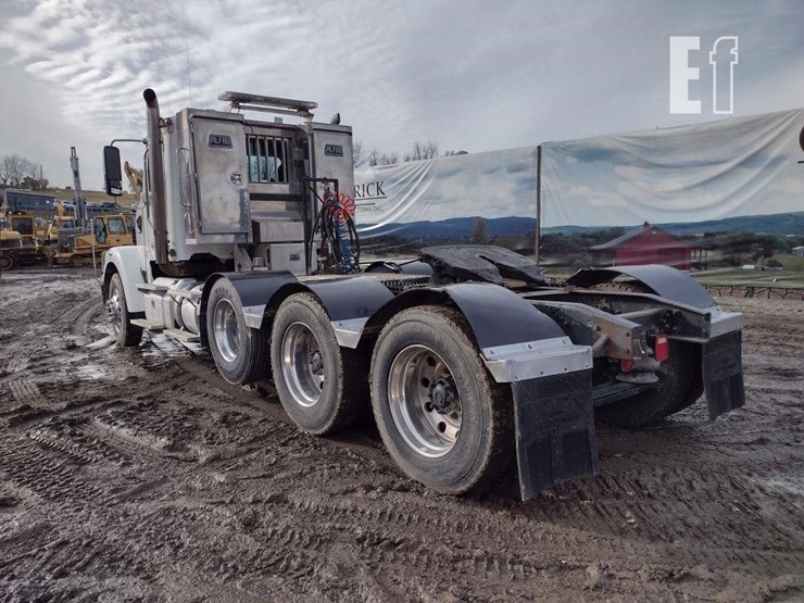 2017-freightliner-122sd-image-42