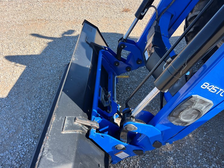 2014-new-holland-t6.175-image-3