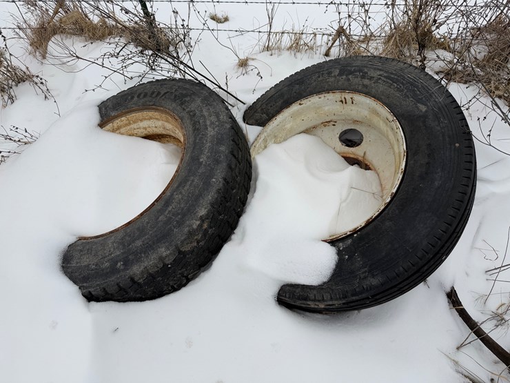 #106-•-semi-tires-image-1