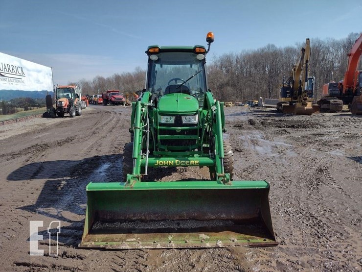 2017-john-deere-4052r-image-2