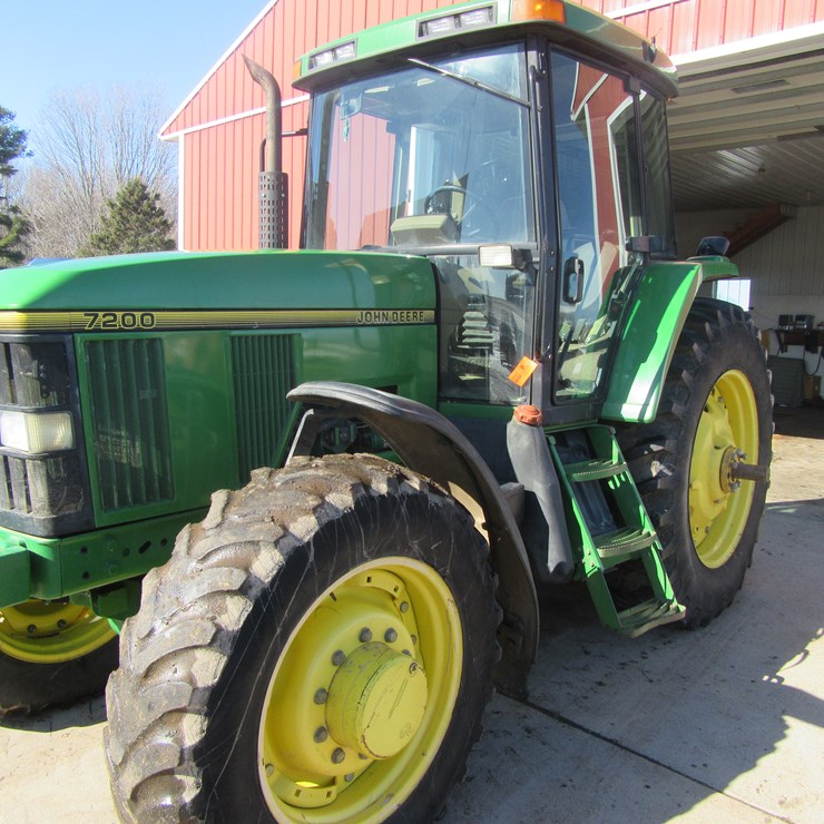 JOHN DEERE 7200