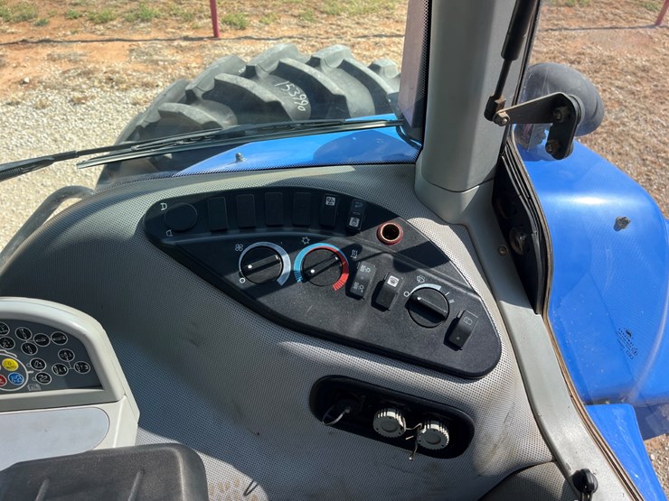 2015-new-holland-t8.410-image-22