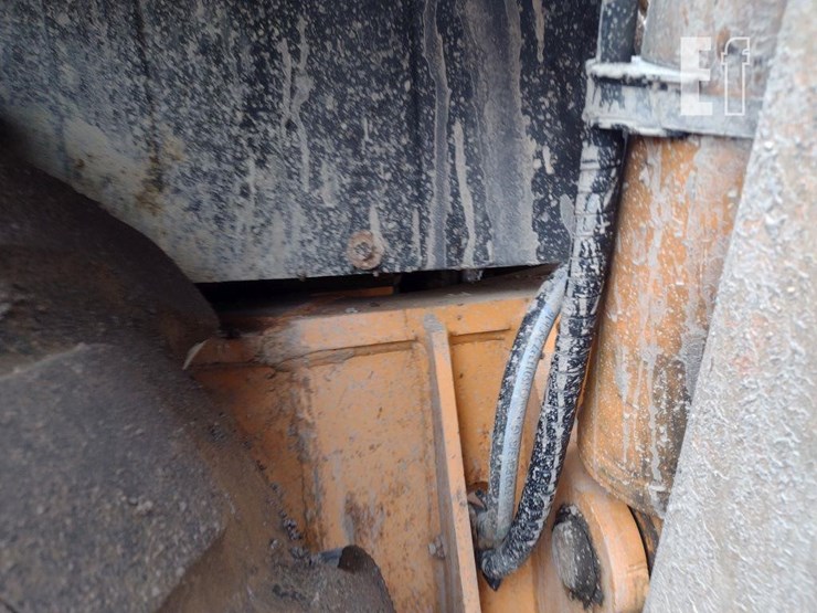 2002-case-580sl-image-27