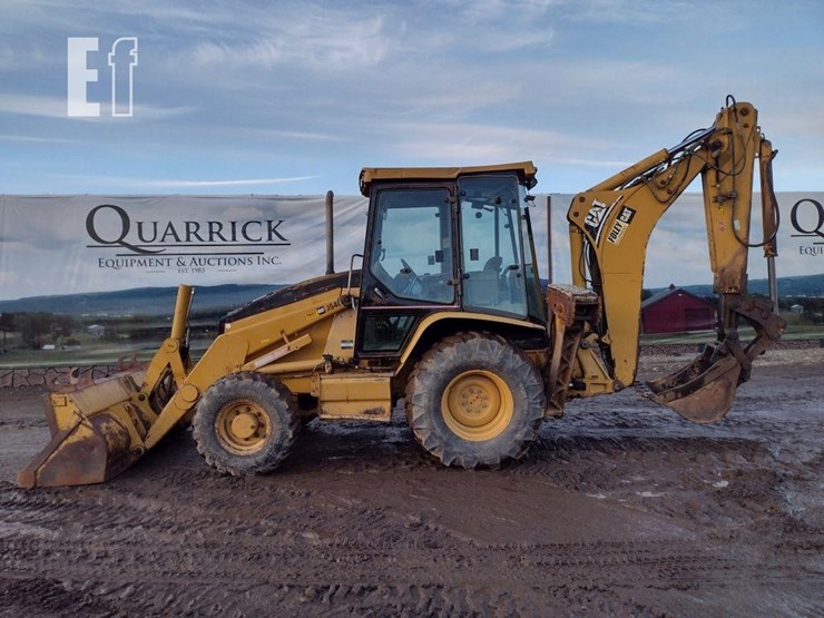 2005-caterpillar-420d-image-1