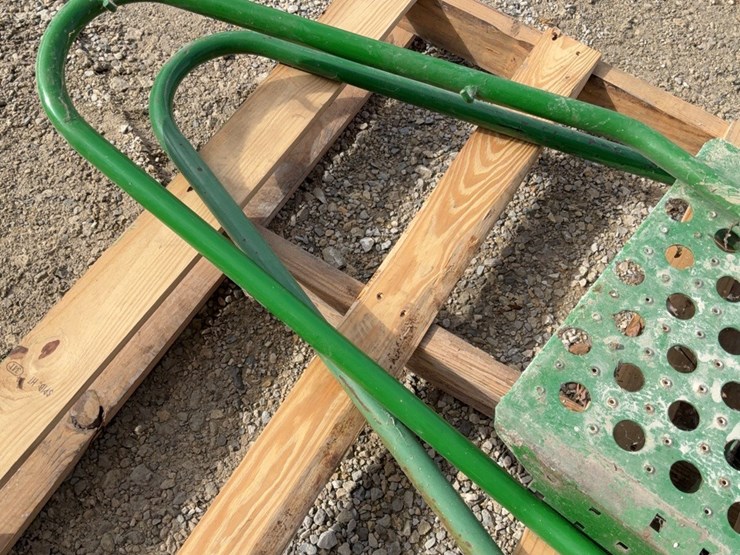 ladder-platform-for-jd-9550-combine-image-4