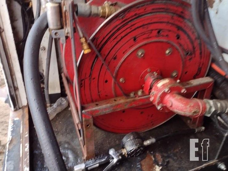 2008-peterbilt-365-image-35