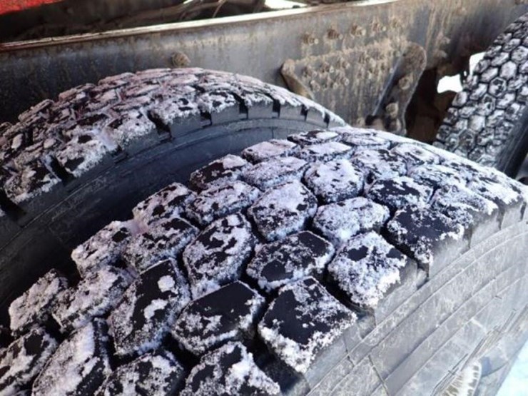 2016-peterbilt-567-image-63