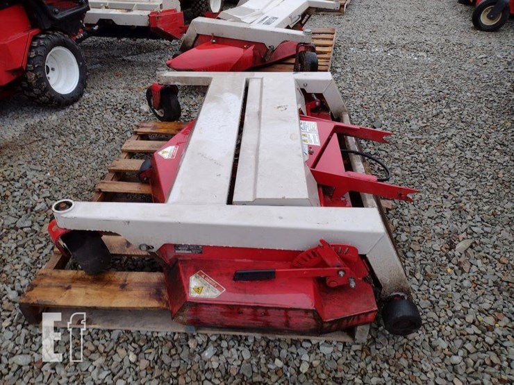 ventrac-3400l-lawn-mower-w/broom-image-38