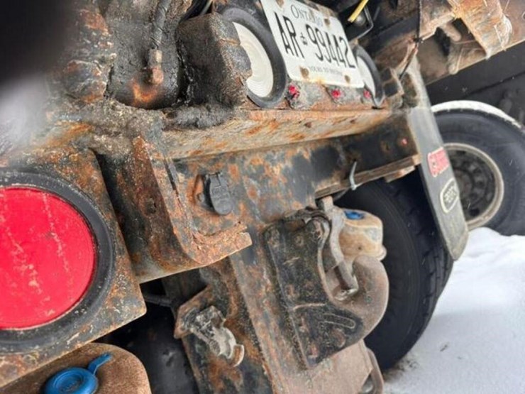 2018-freightliner-114sd-image-57