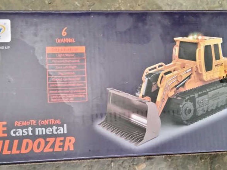 #137-•-remote-control-die-cast-metal-bulldozer-toy-image-1