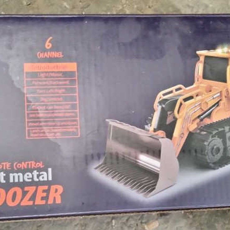 #137 • Remote Control Die Cast Metal Bulldozer Toy