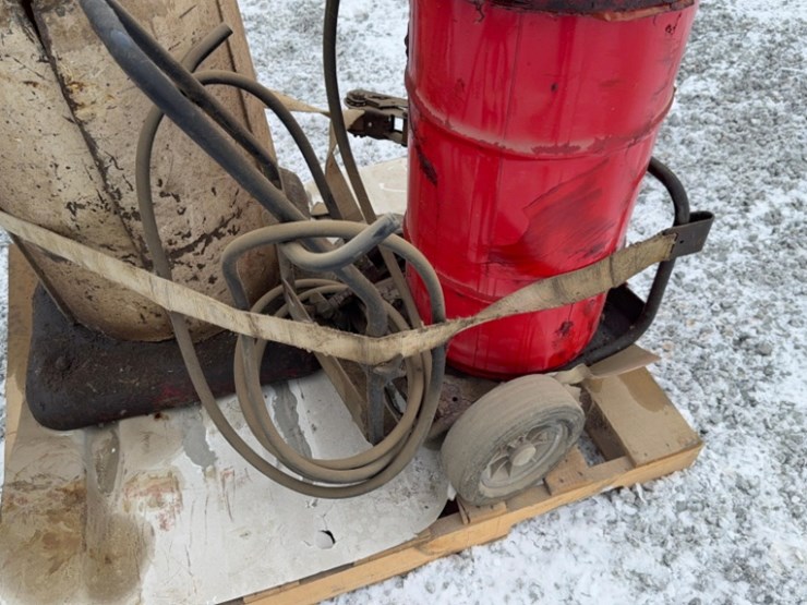 concrete-sealer-pump/-gadus-grease-pump-image-2