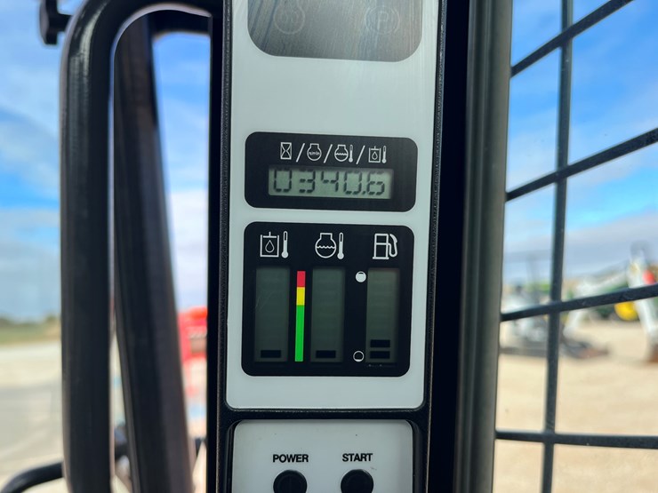 2016-new-holland-c232-image-19