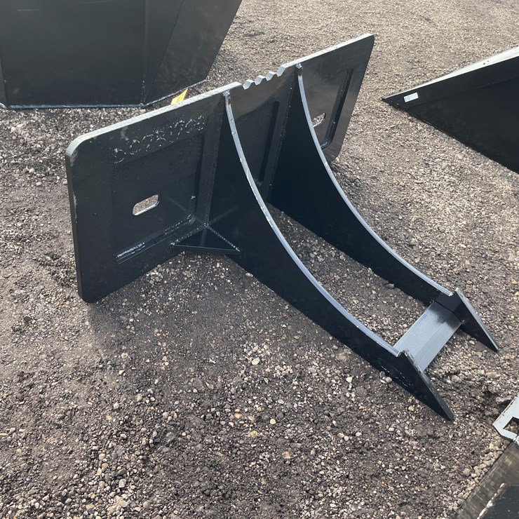 #2053 • Rock Digger Skeleton Stump Bucket