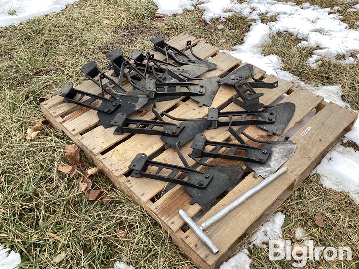 huckstep-pro+-fertilizer-shoes-image-3