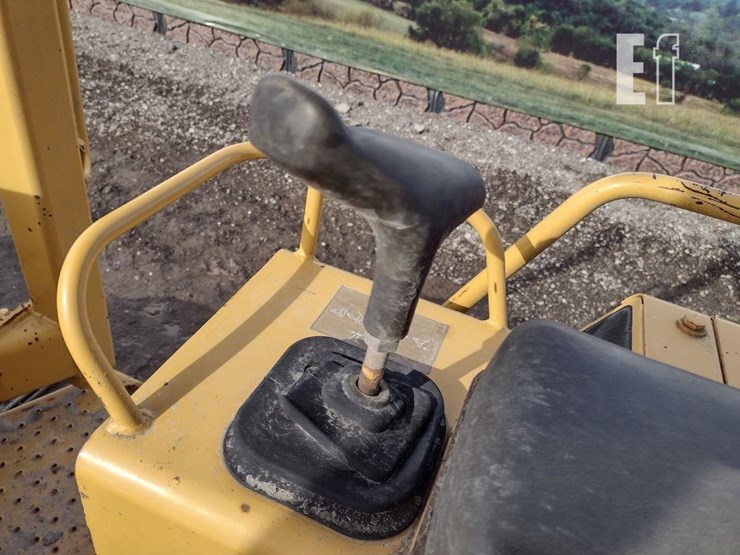 1998-caterpillar-d4c-xl-image-9