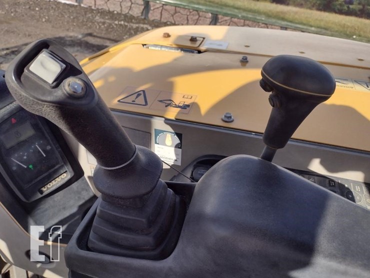 2016-volvo-ecr58d-image-8