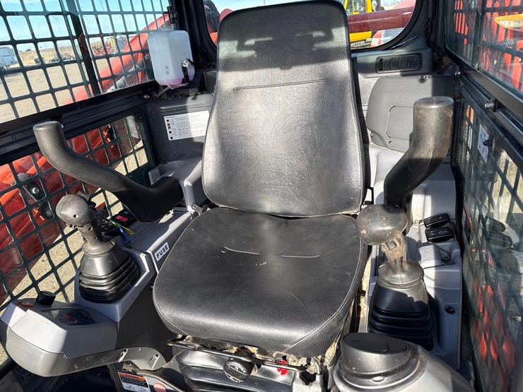 kubota-svl75-2-image-14