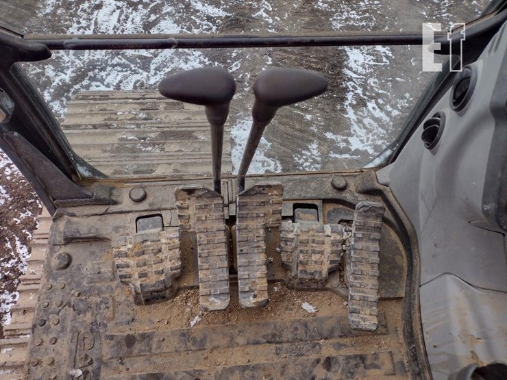 2022-case-cx250d-image-14