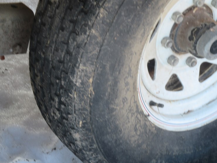 #8954-•-2006-pj-tri-axle-23'-trailer-(has-wi-title)-image-19