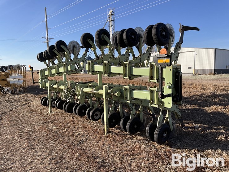 2012-orthman-16r30-cultivator-image-1