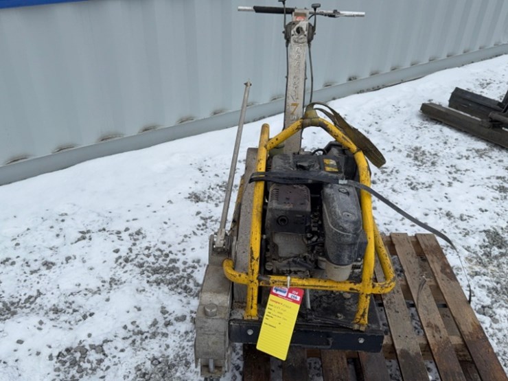 soff-cut-1x2000-concrete-saw-image-2