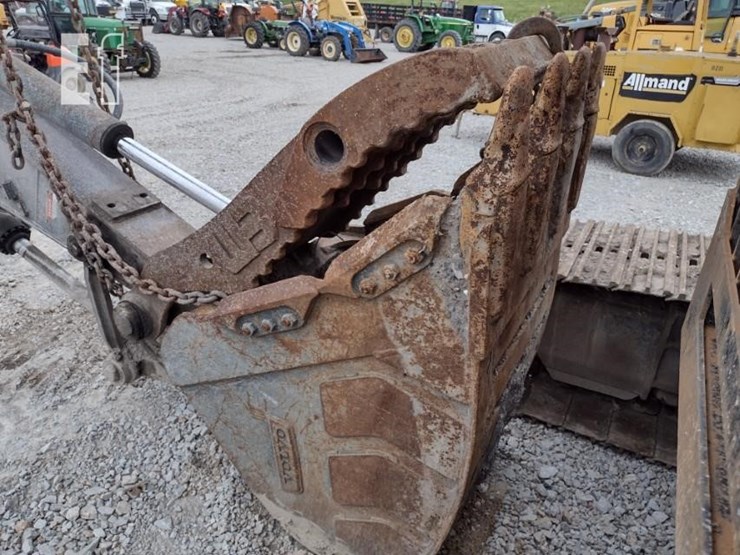 2015-volvo-ec220e-lr-image-20