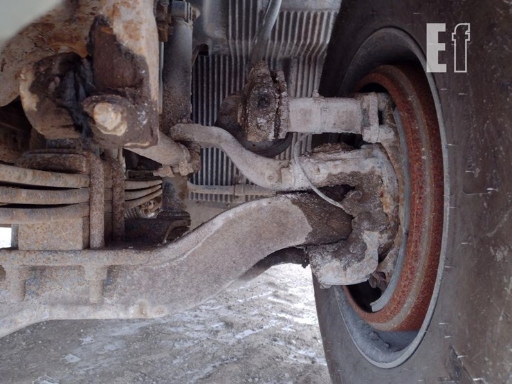 12-volvo-vhd-dump-truck^title^-image-19