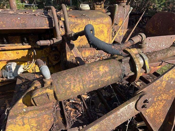 caterpillar-r2-image-39