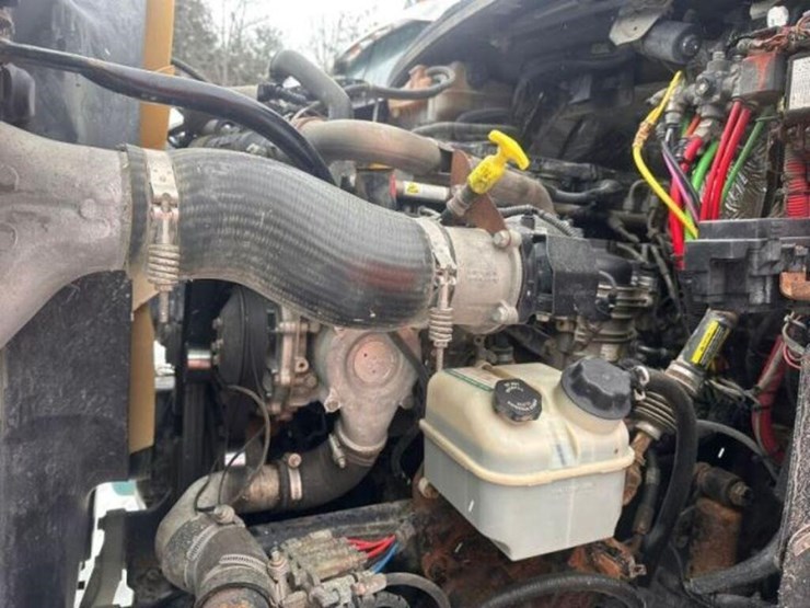 2018-freightliner-114sd-image-22