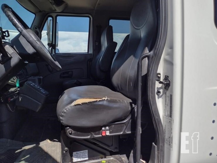 2008-international-durastar-4300-image-13